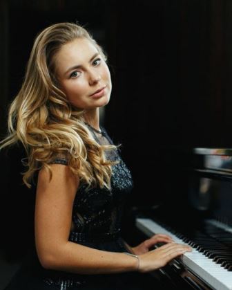 Александра, дочь Александра Жулина